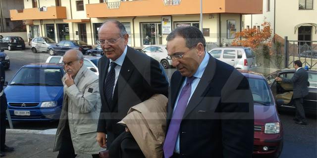 L'arrivo del commissario Ciclosi con il prefetto Di Bari