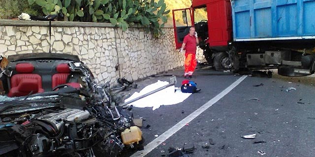 L'incidente nel catanzarese (Foto: Basta vittime sulla 106)