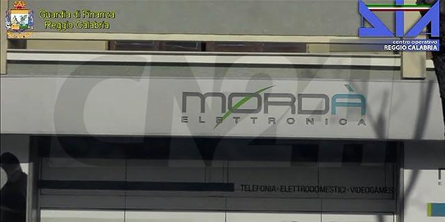 Operazione Martingala: 27 fermi e sequestrate 51 imprese In evidenza Operazione Martingala: 27 fermi e sequestrate 51 imprese In evidenza