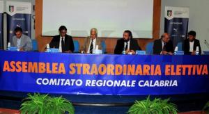 Tavolo relatori assemblea