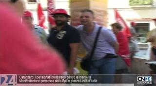 Catanzaro: i pensionati protestano contro la manovra