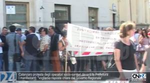 Catanzaro protesta degli operatori socio-sanitari davanti la Prefettura