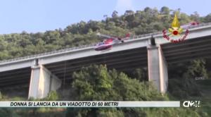 Donna si lancia da un viadotto di 60 metri, è accaduto sulla Salerno-Reggio