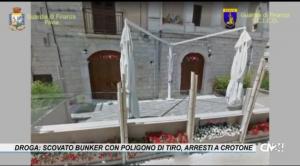 Droga: scovato bunker con poligono di tiro a Bollate, arresti anche a Crotone