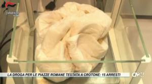 La droga per le piazze di spaccio romane testata a Crotone: 15 arresti
