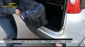 Sbarca dalla Calabria con 10kg di droga: tenta la fuga, corriere arrestato a Messina