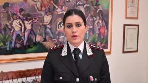 No alla violenza sulle donne, i carabinieri porgono la mano: “l’Arma c’è, denunciate”